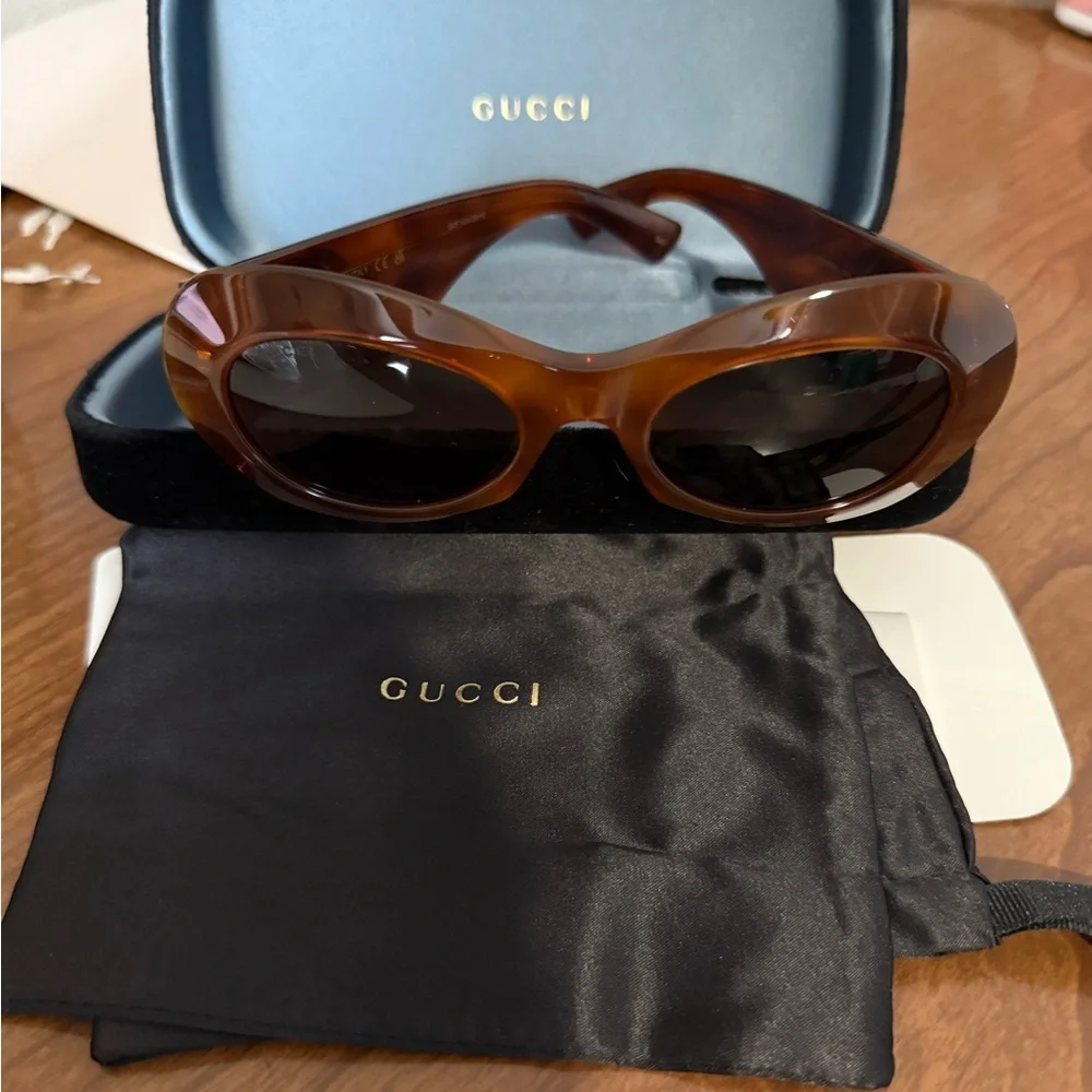 New - Gucci Oval Frame Sunglasses